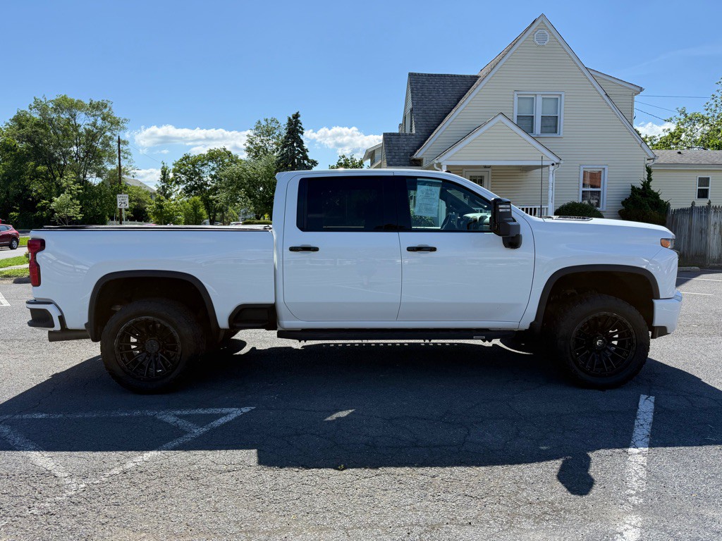 2021 Chevrolet Silverado 1500 Image 2