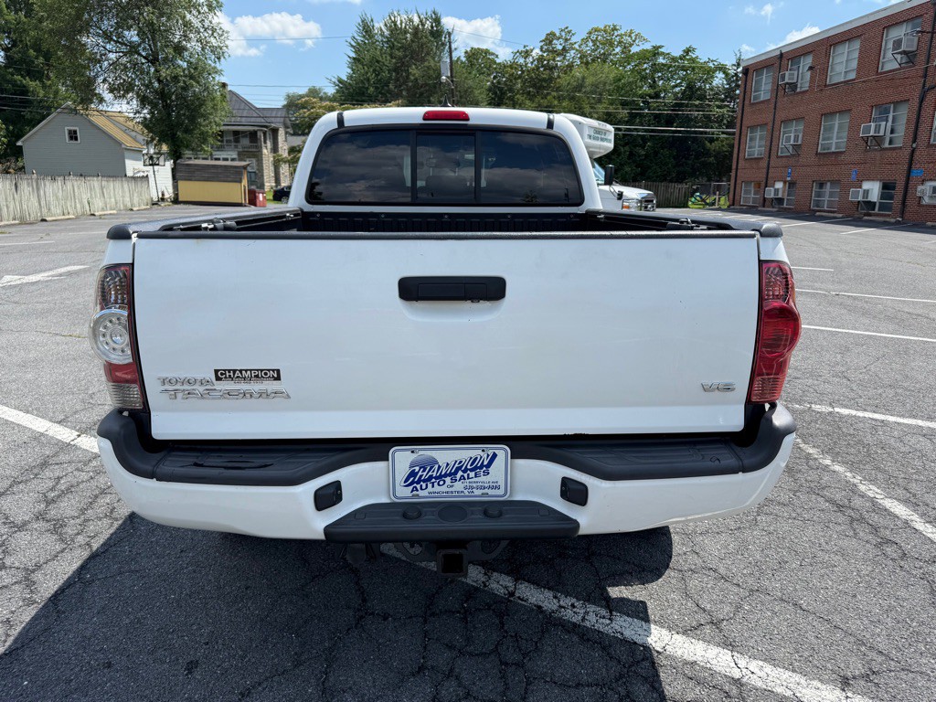 2015 Toyota Tacoma Image 4