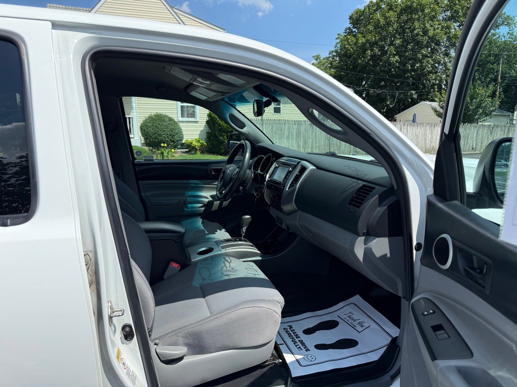 2015 Toyota Tacoma Image 7