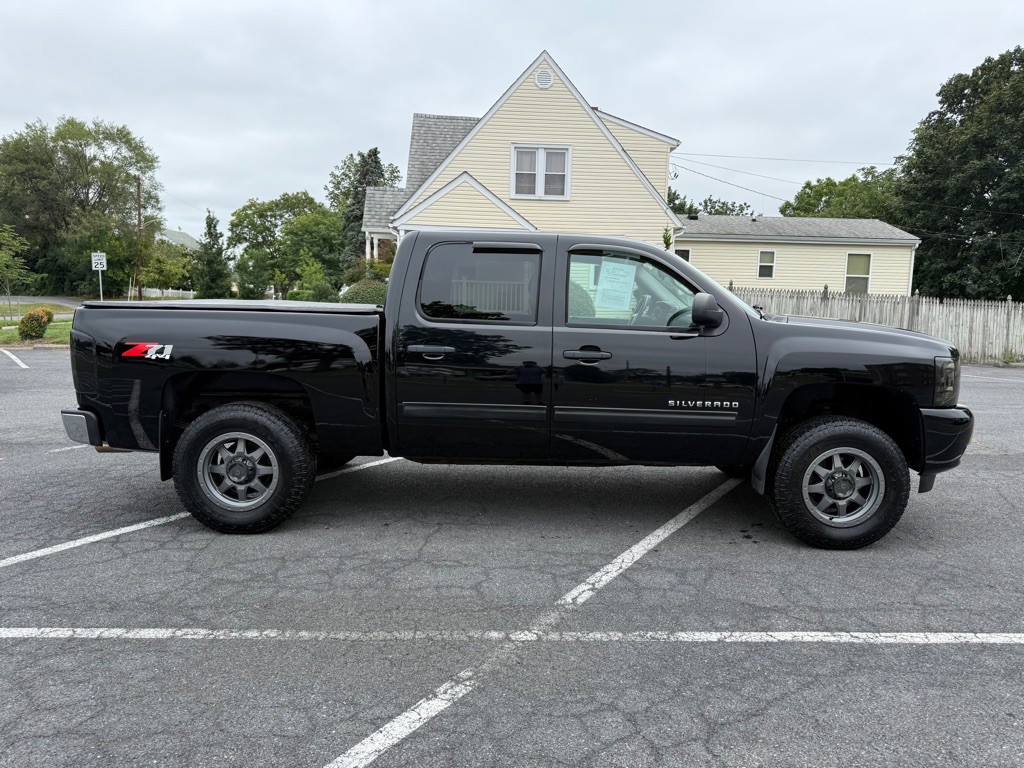 2011 Chevrolet Silverado 1500 Image 2