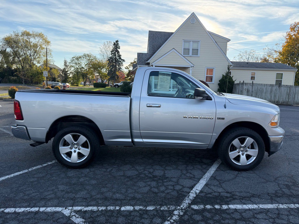 2011 Dodge Ram 1500 Image 2