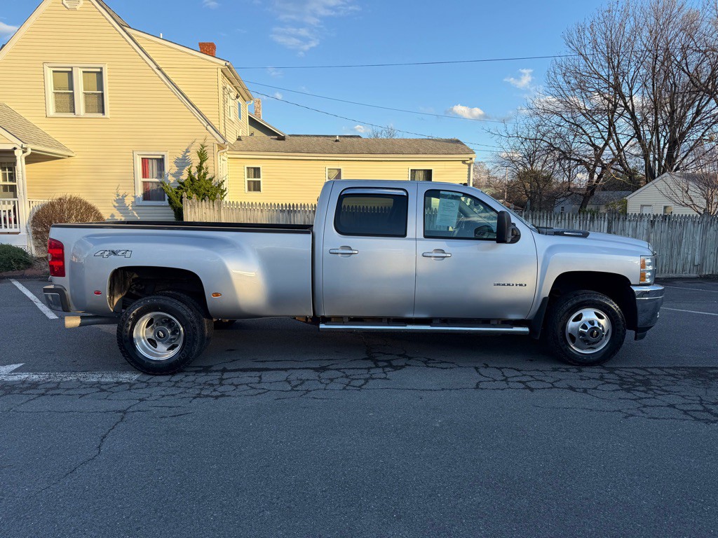 2014 Chevrolet Silverado 1500 Image 2