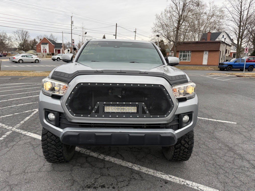 2018 Toyota Tacoma Image 3