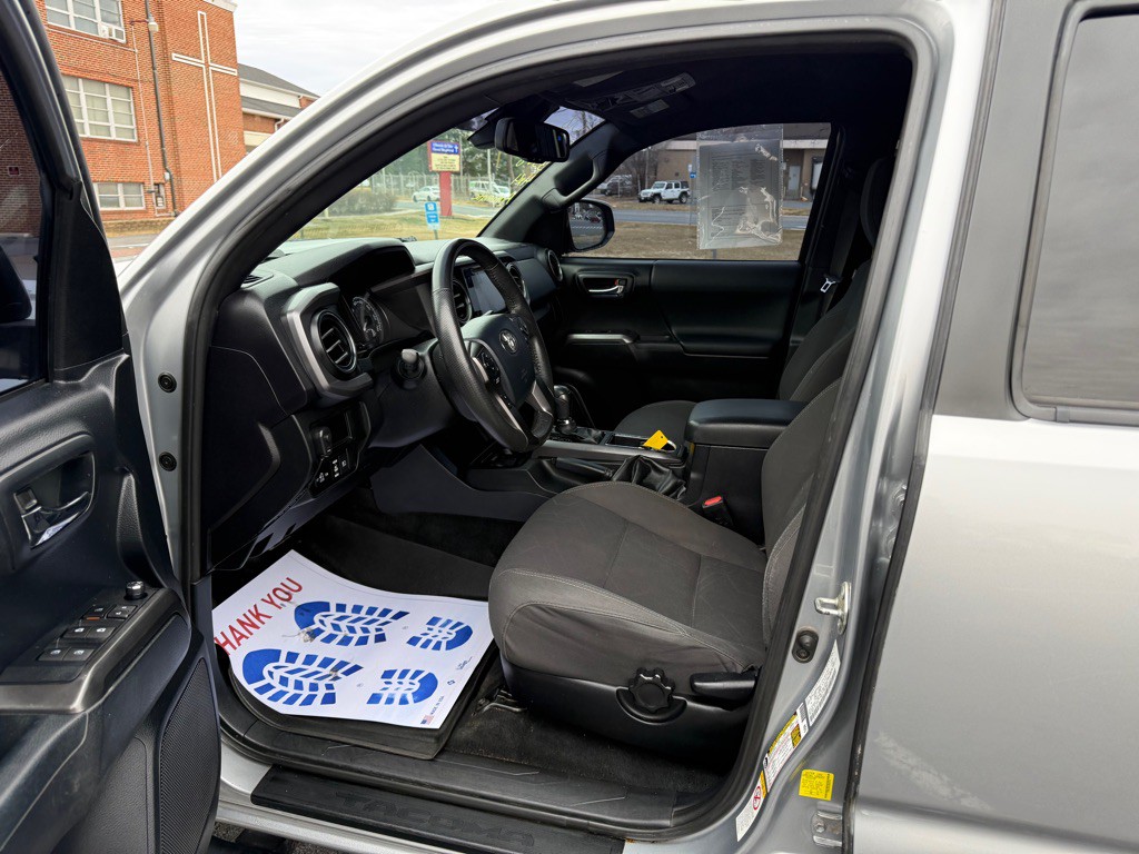 2018 Toyota Tacoma Image 5
