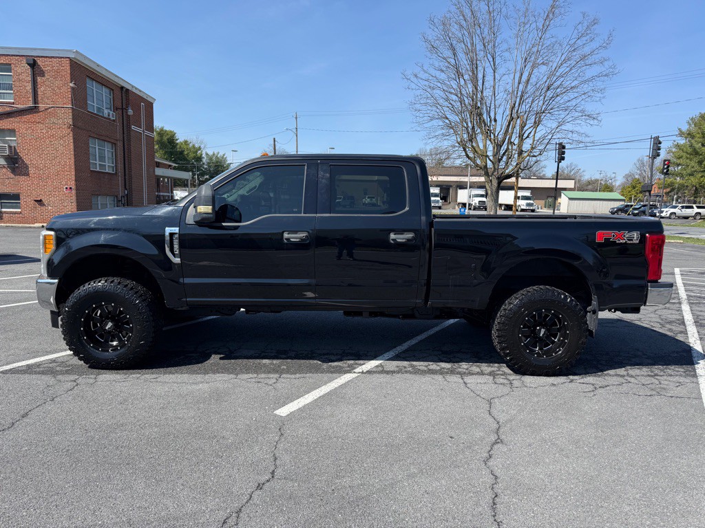 2017 Ford F-250 Image 1