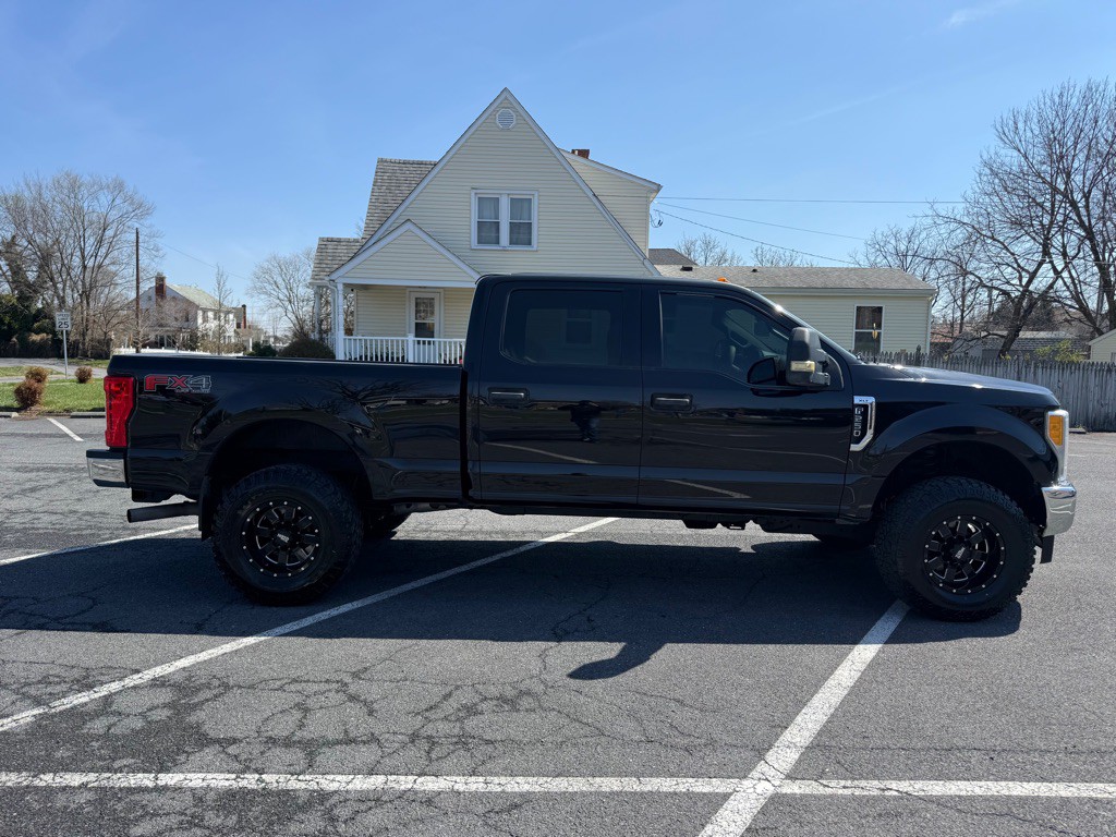 2017 Ford F-250 Image 2