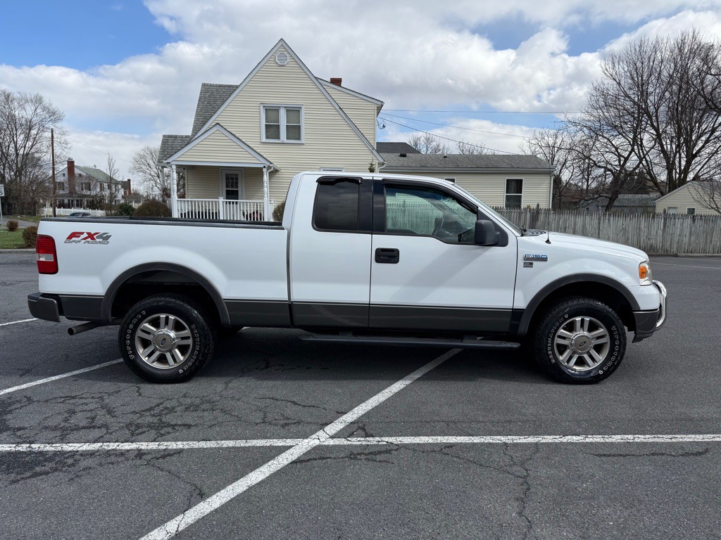 2004 Ford F-150 Image 2