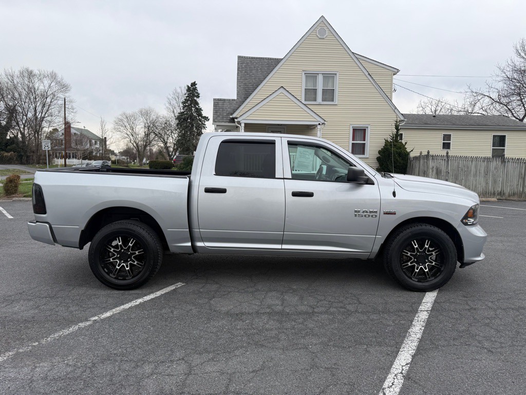 2016 RAM 1500 Image 2