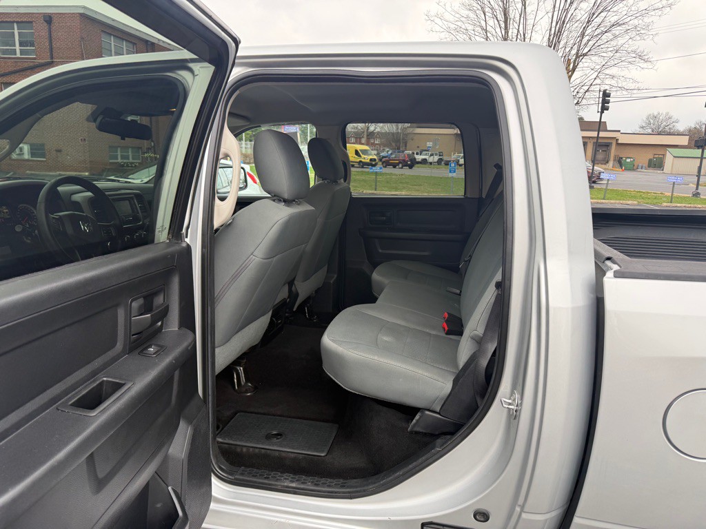 2016 RAM 1500 Image 6