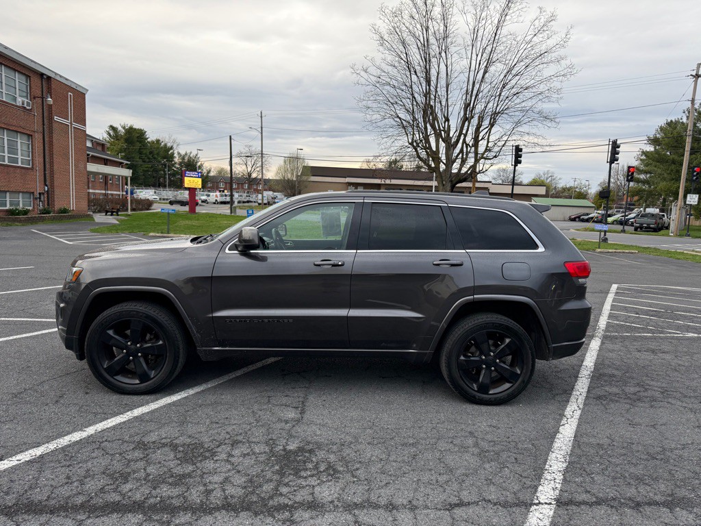 2015 Jeep Grand Cherokee Image 2
