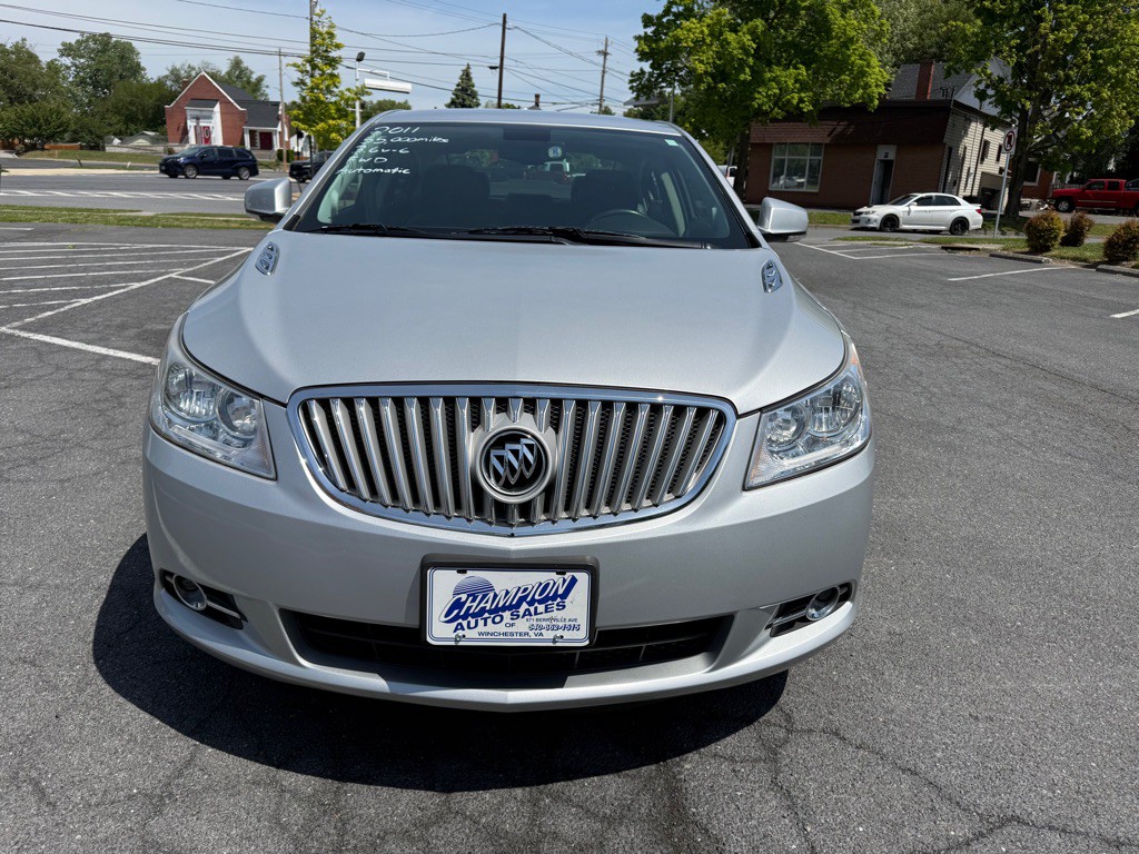 2011 Buick Lacrosse Image 3