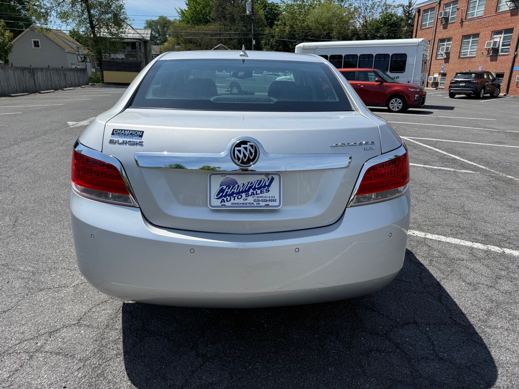 2011 Buick Lacrosse Image 4