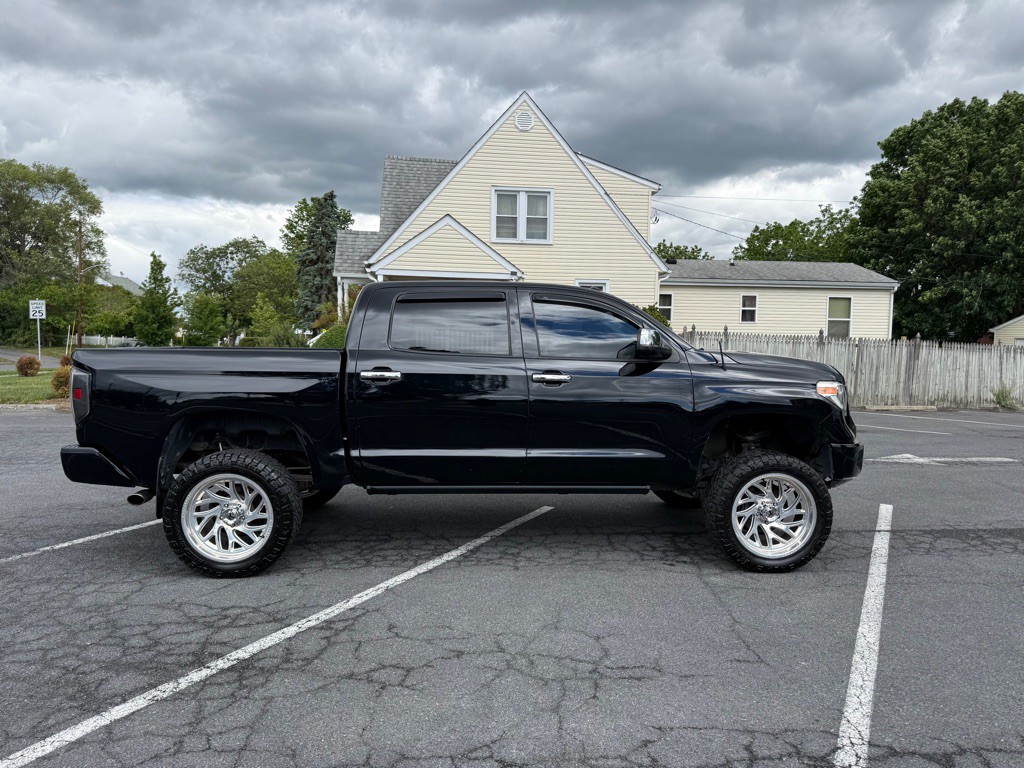 2018 Toyota Tundra Image 2