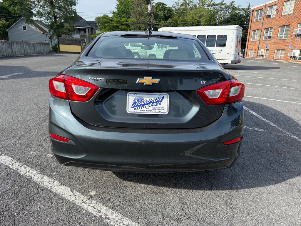 2018 Chevrolet Cruze Image 4