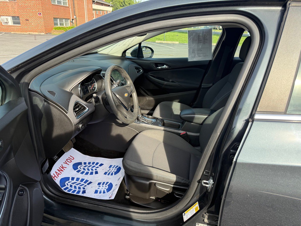 2018 Chevrolet Cruze Image 5