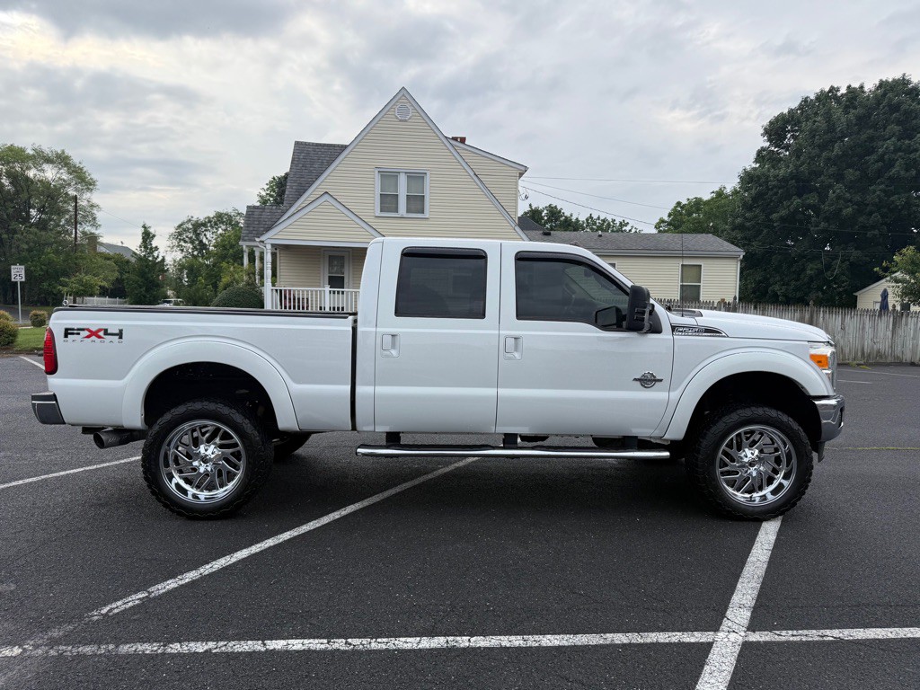 2011 Ford F-250 Image 2