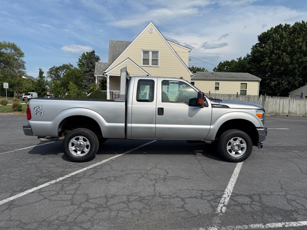 2015 Ford F-350 Image 2