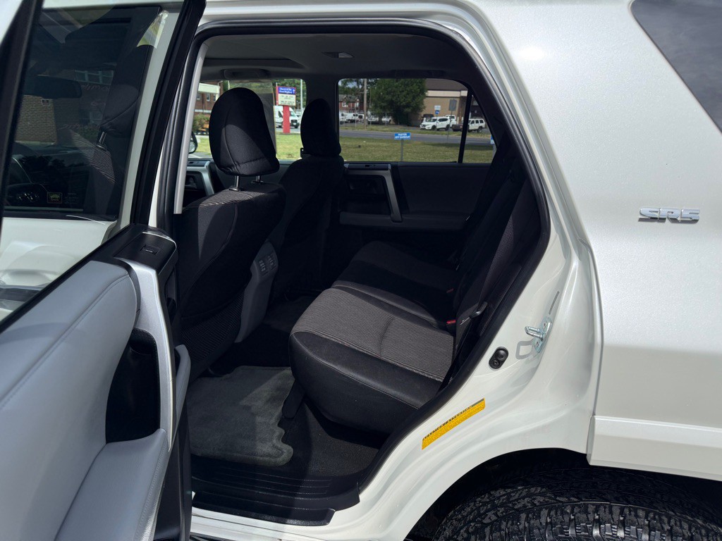2011 Toyota 4Runner Image 6