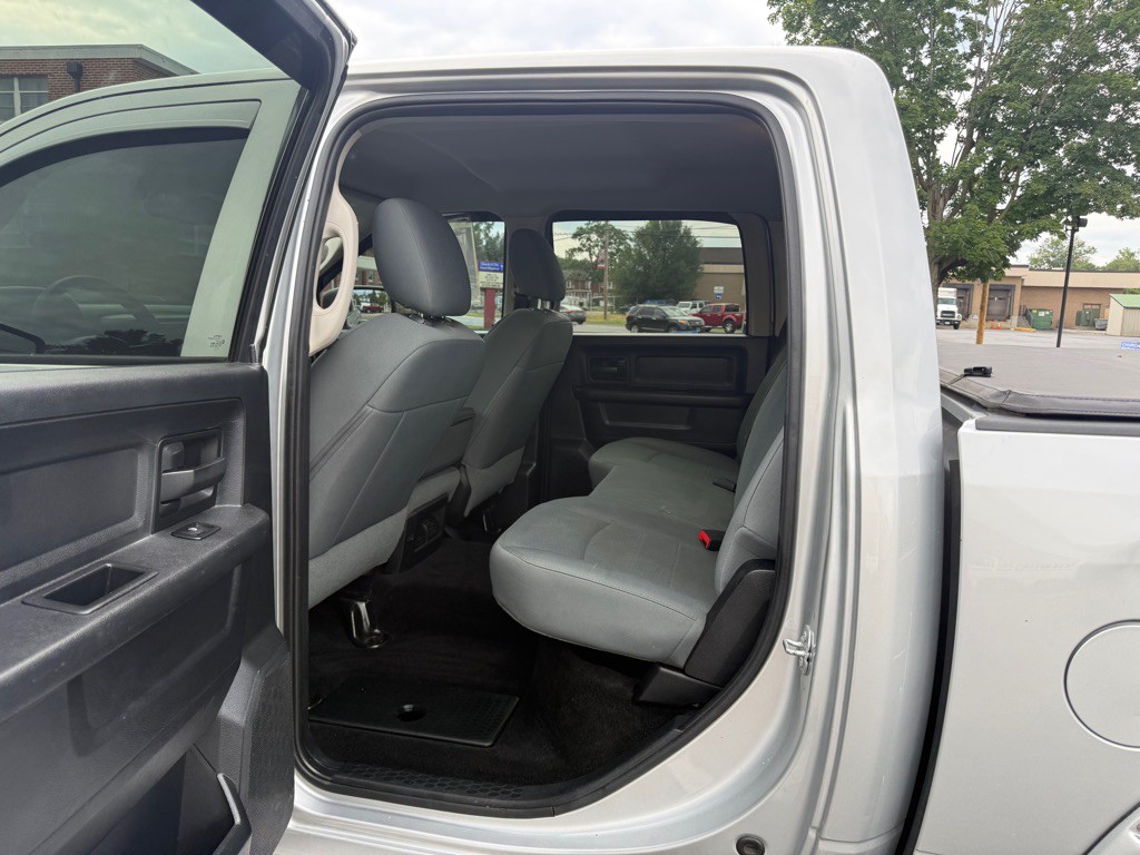 2015 RAM 1500 Image 6