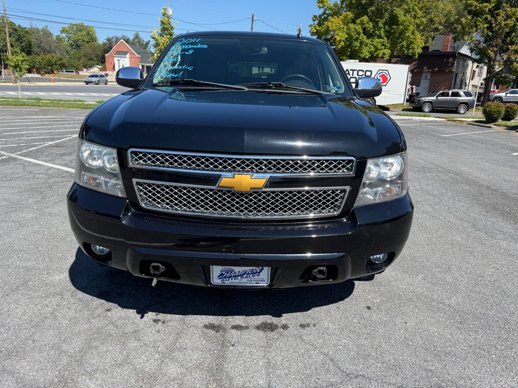 2011 Chevrolet Tahoe Image 3