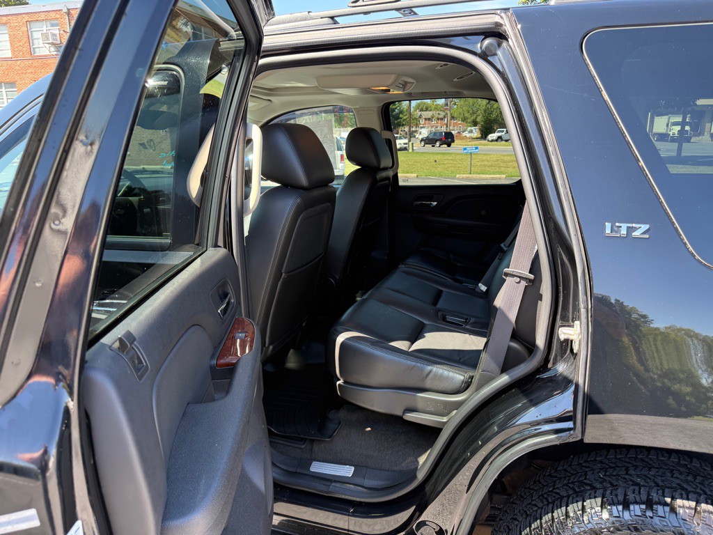 2011 Chevrolet Tahoe Image 6