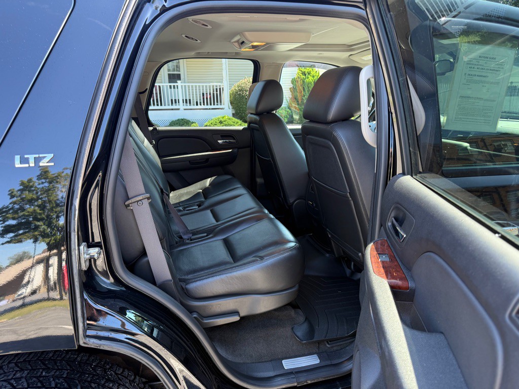 2011 Chevrolet Tahoe Image 8