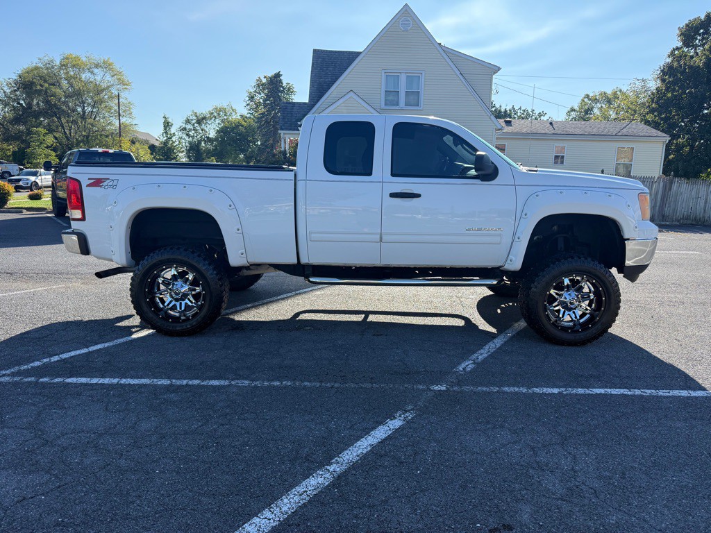 2011 GMC Sierra Image 4