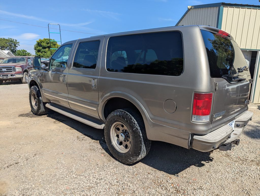 2003 Ford Excursion Image 3