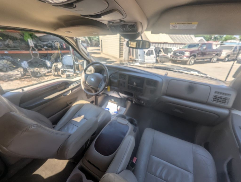 2003 Ford Excursion Image 15