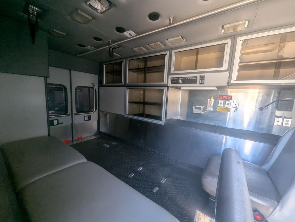 2007 Ford Econoline Image 10