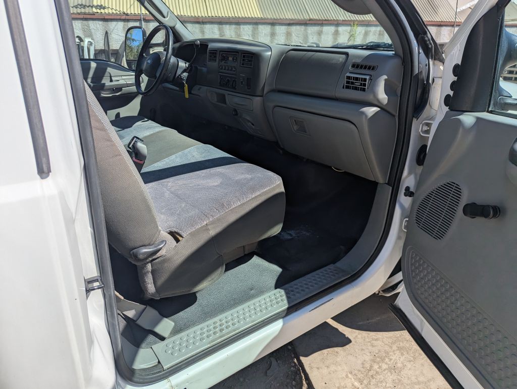 2004 Ford F-350 Image 11