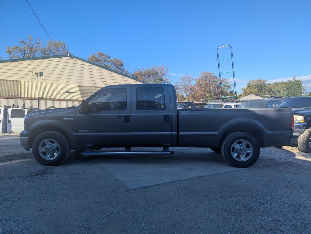 2005 Ford F-350 Image 2