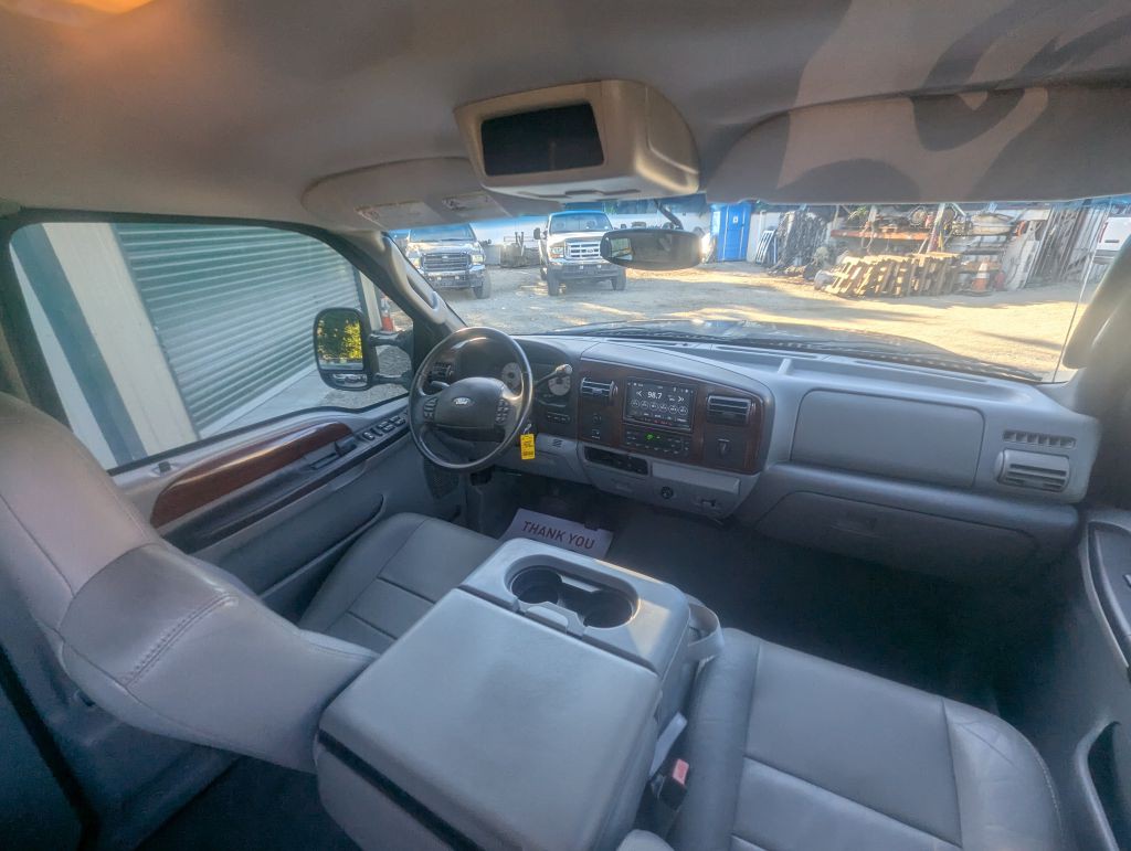 2005 Ford F-350 Image 12