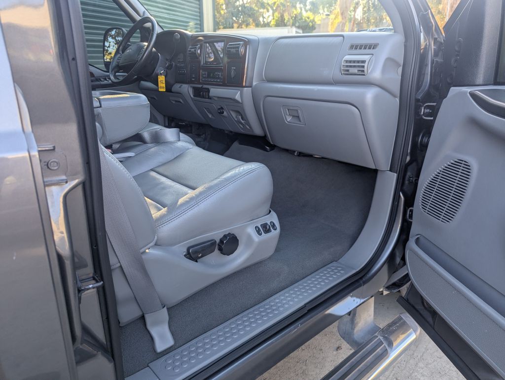 2005 Ford F-350 Image 13
