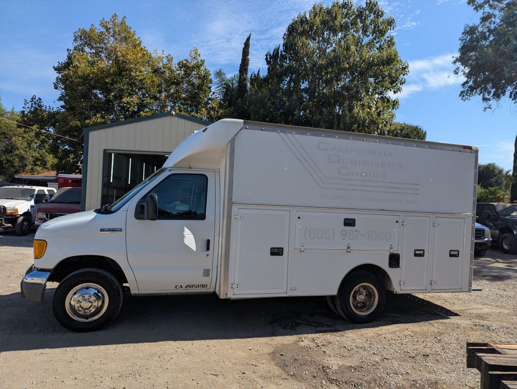 2006 Ford Econoline Image 2