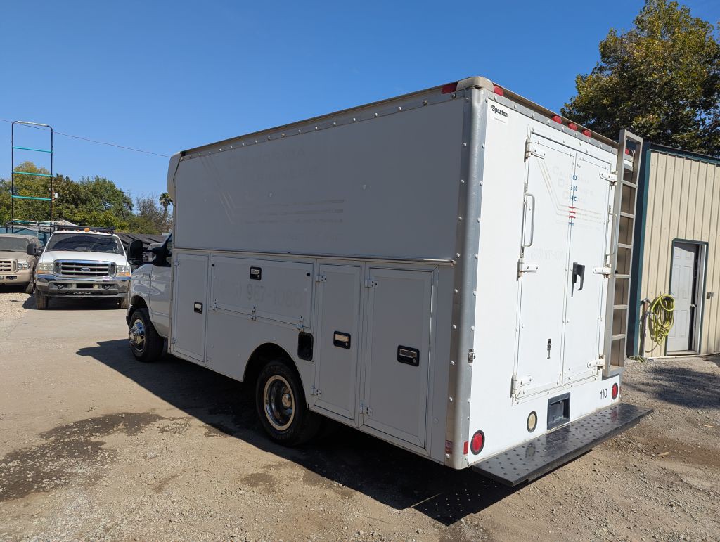 2006 Ford Econoline Image 3
