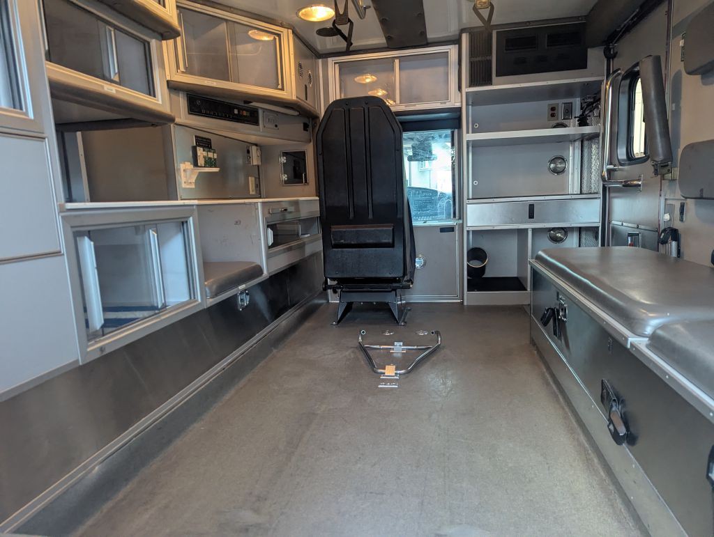 2007 Ford Econoline Image 10