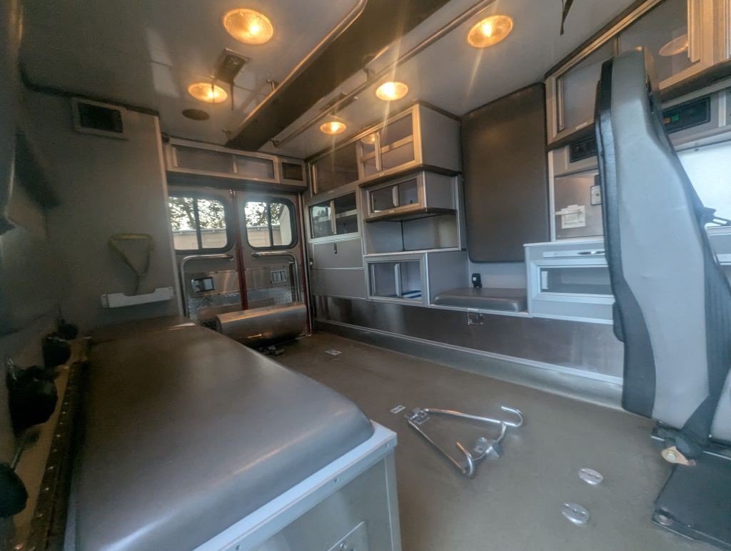 2007 Ford Econoline Image 11