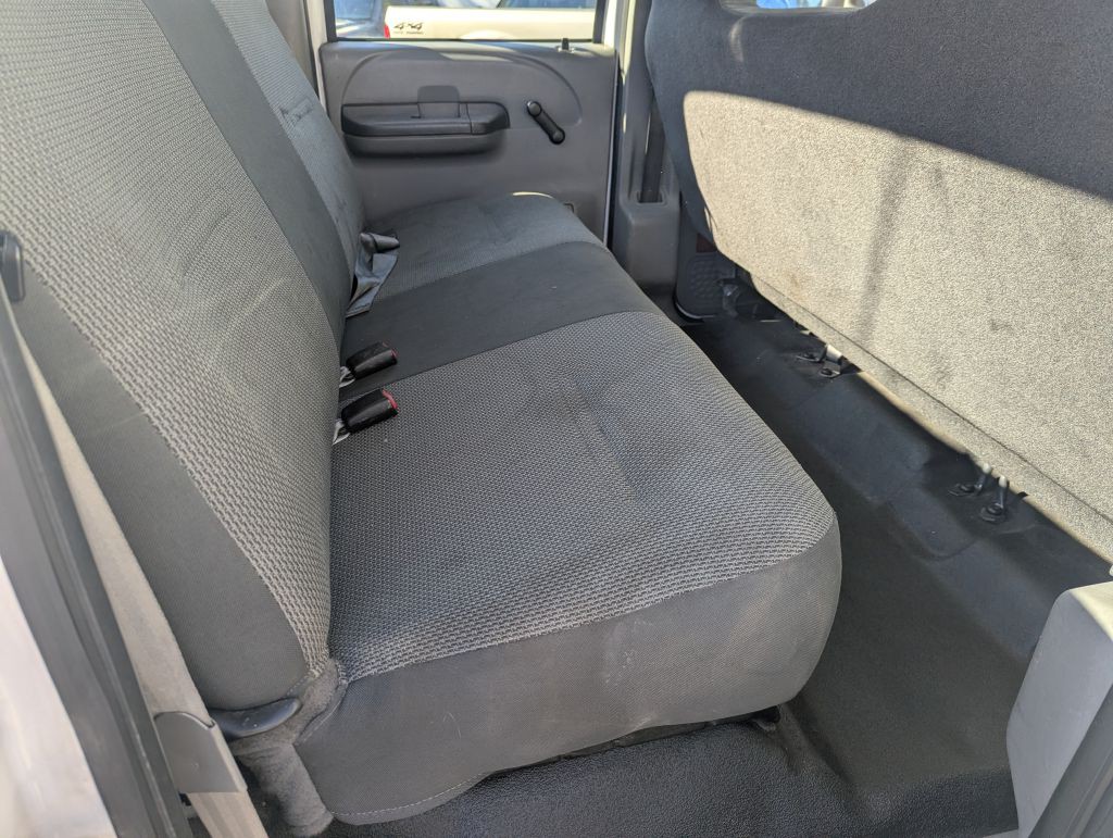 2004 Ford F-350 Image 11