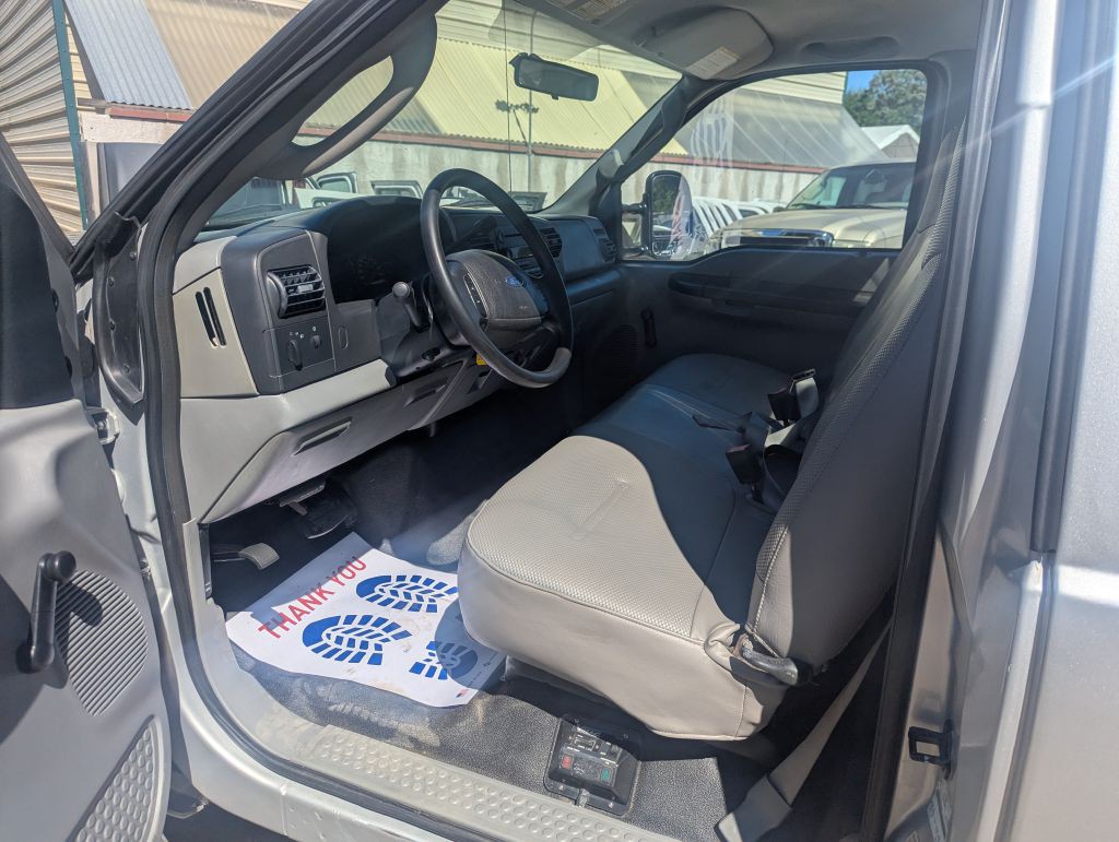 2006 Ford F-350 Image 13