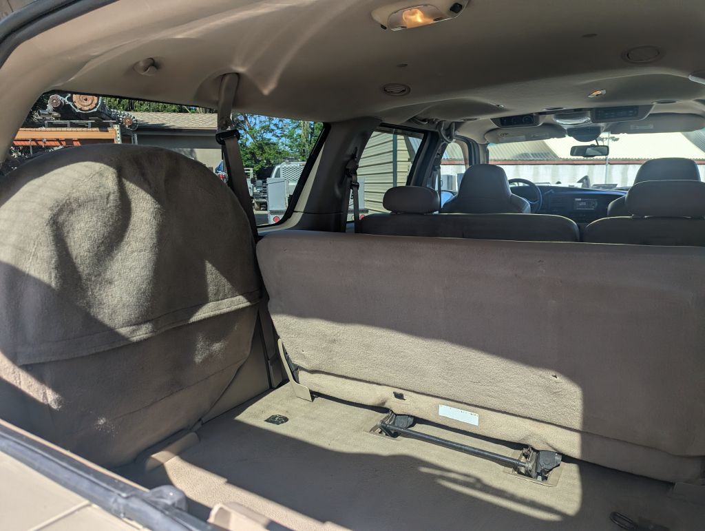 2005 Ford Excursion Image 11