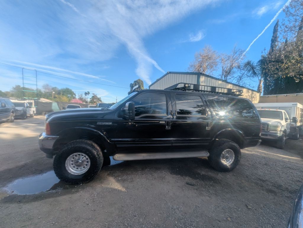 2001 Ford Excursion Image 2