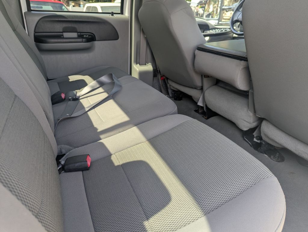 2006 Ford F-350 Image 11