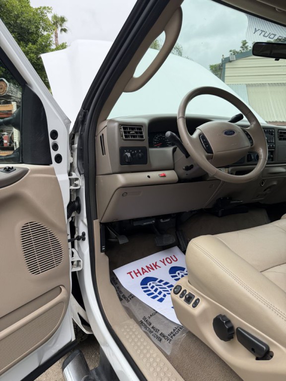 2004 Ford F-350 Image 10