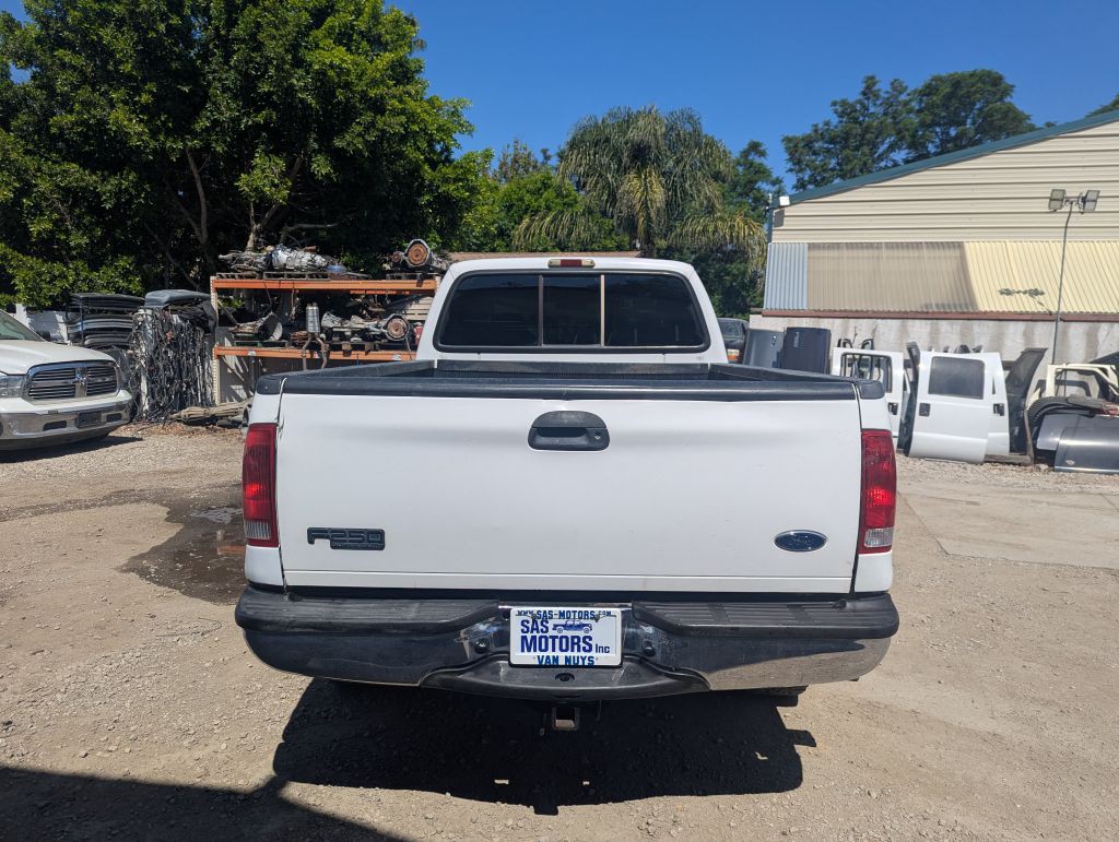 2004 Ford F-250 Image 3