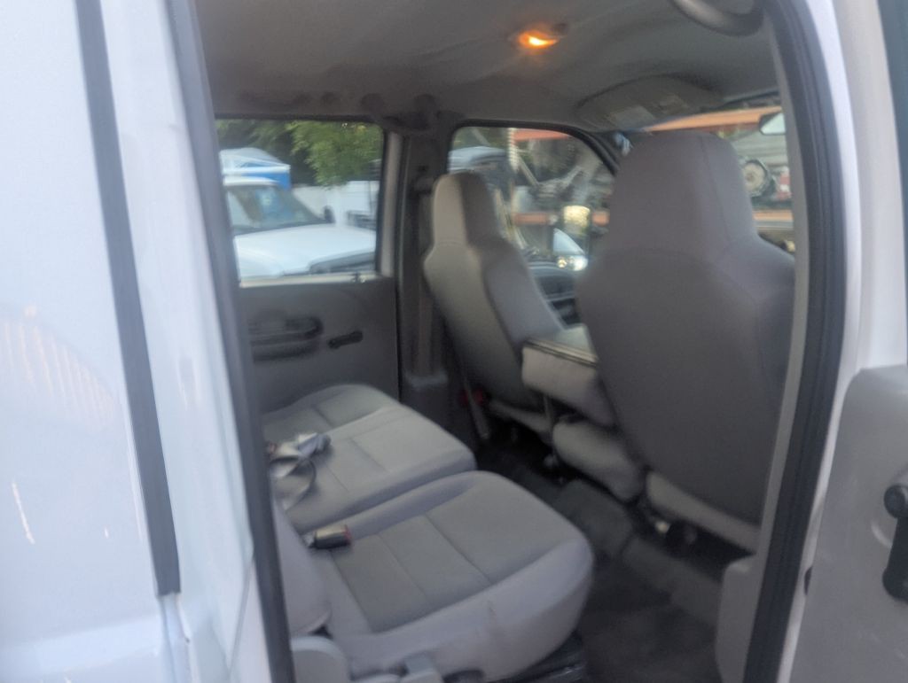 2006 Ford F-350 Image 13