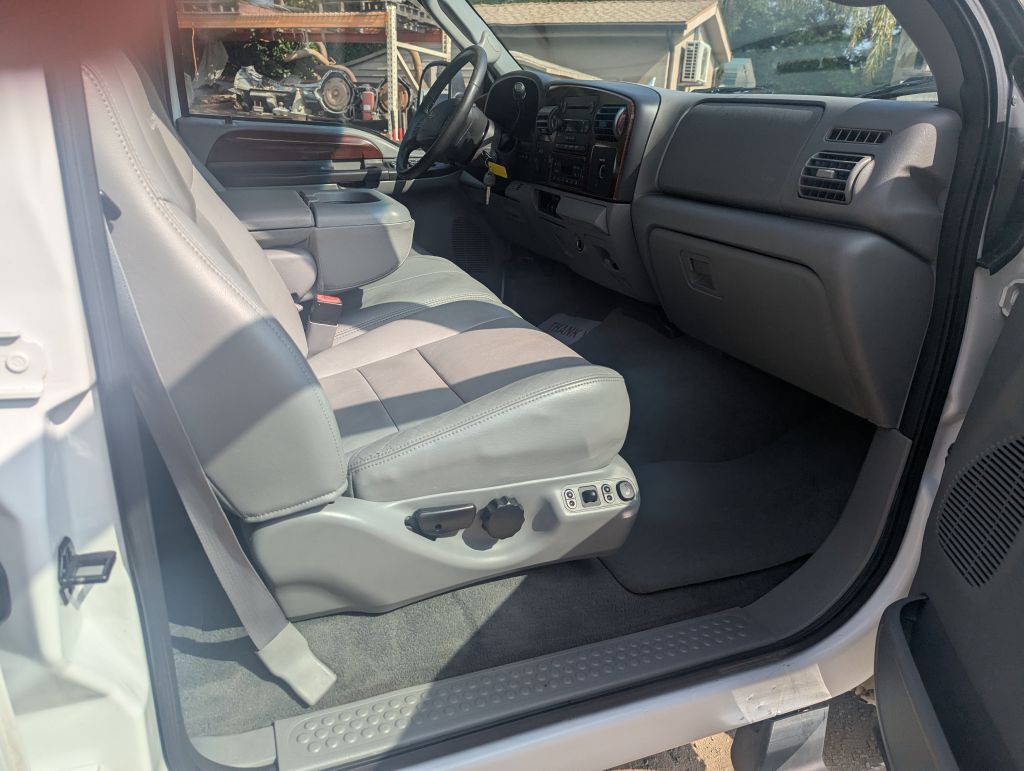 2005 Ford F-350 Image 12