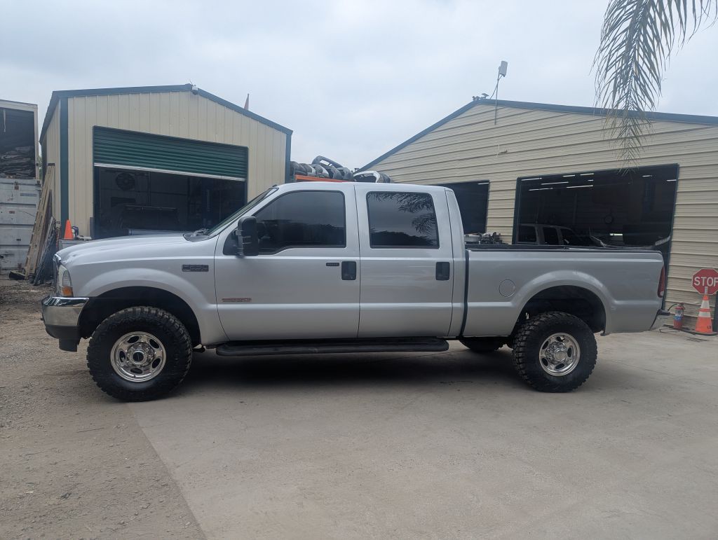 2004 Ford F-250 Image 2