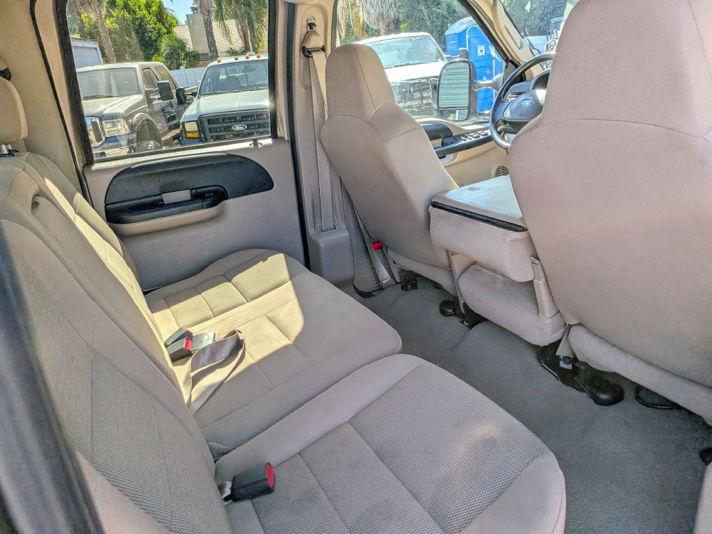 2006 Ford F-350 Image 13