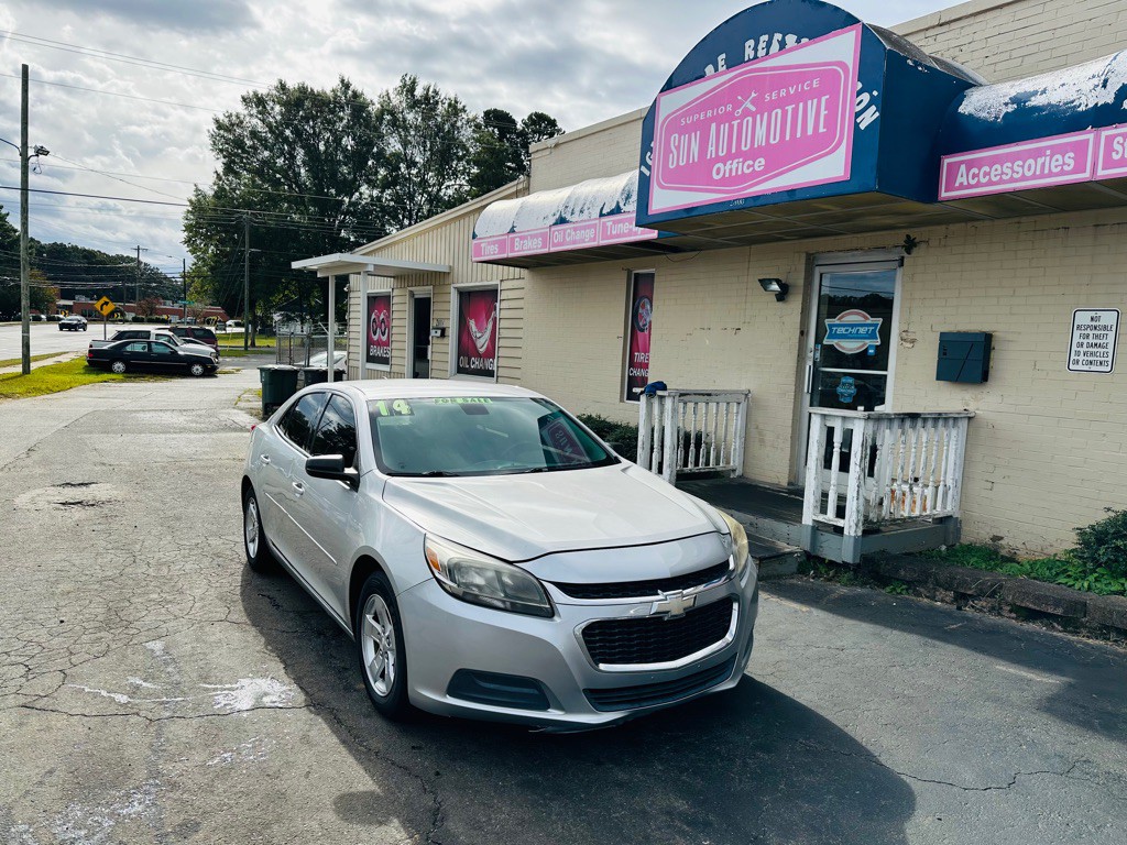 2014 Chevrolet Malibu Image 2